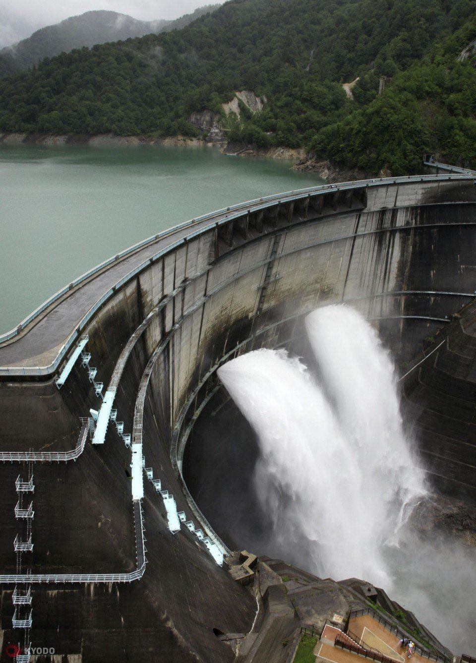 🌊 검은 여울 댐 (쿠로세 다무) 이미지 7